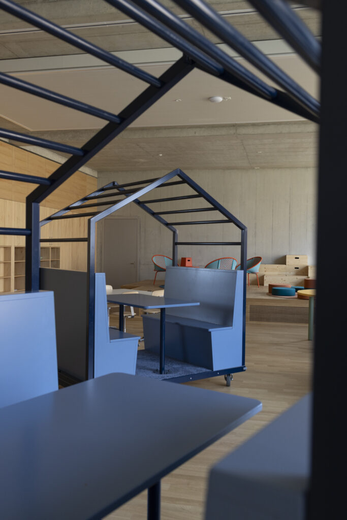Diessenhofen Auswahlbilder 42Raumreaktion Innenarchitektur bildung kantonsschule 012.jpg