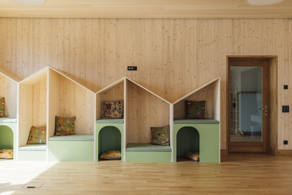 Diessenhofen Auswahlbilder 73Raumreaktion Innenarchitektur bildung kantonsschule 012.jpg