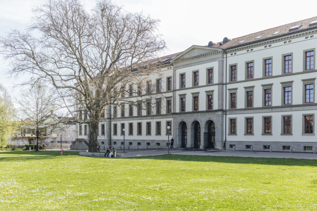 Raumreaktion Innenarchitektur Bildung Kantonsschule